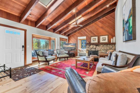 Updated Tahoe Retreat Near Trails with Game Room